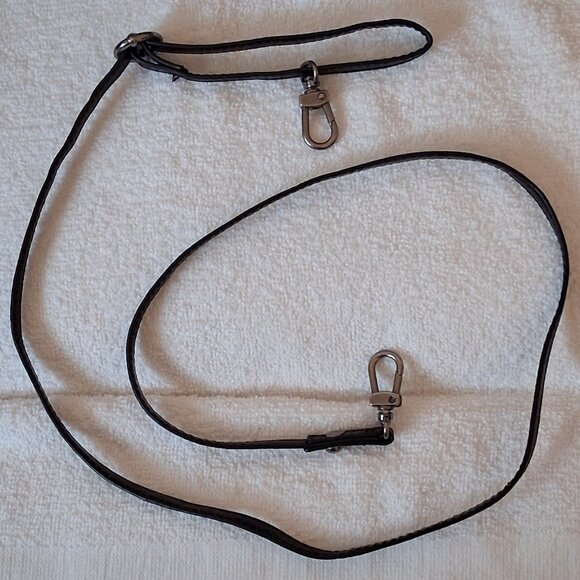 The Sak Black Leather Vintage Crossbody/Shoulder Bag LWG w/PETA Approved Liner - Picture 11 of 11